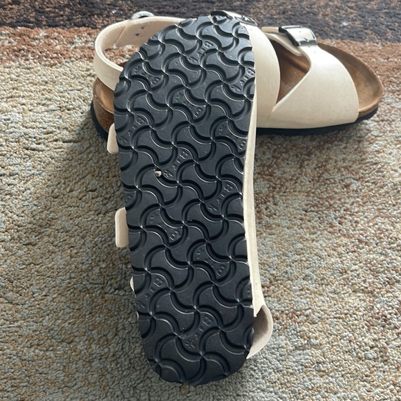 Birkenstock Champagne Le Mans Double Strap Buckle Sandal - Picture 7 of 8